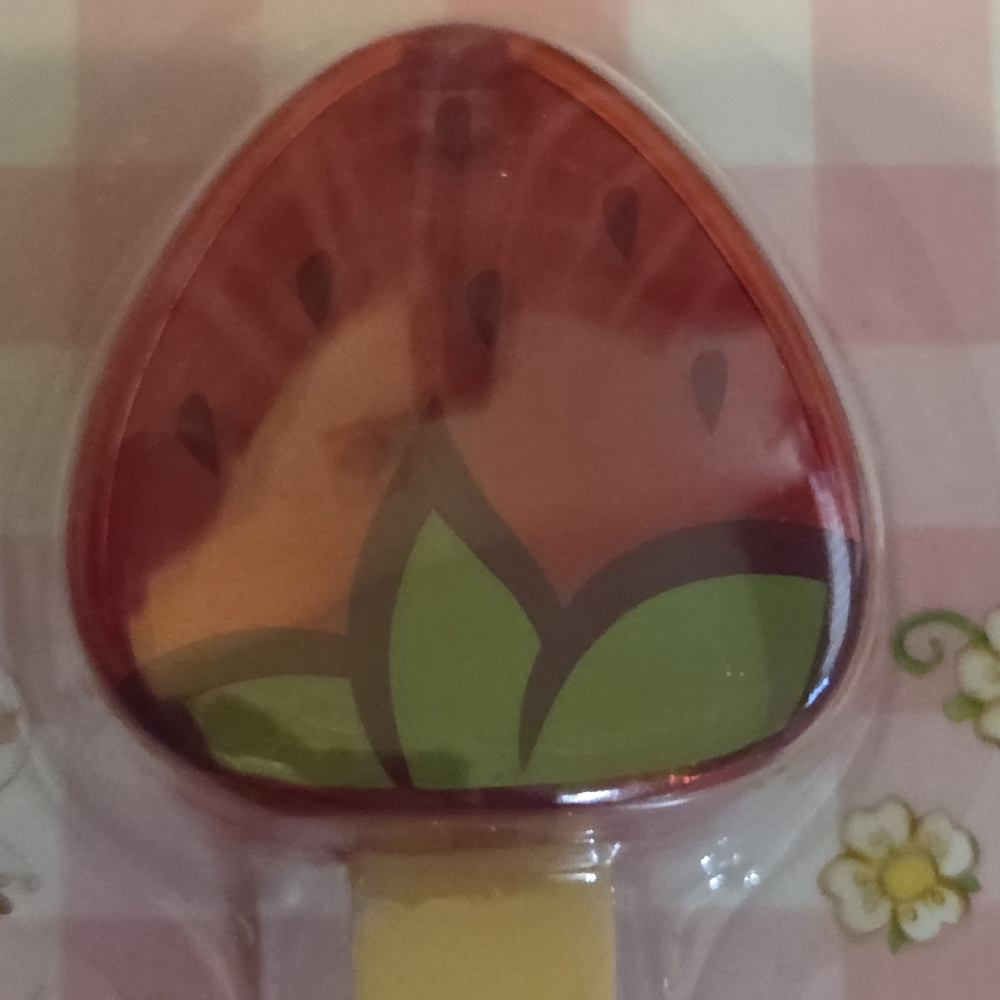 Strawberry Shortcake Lip Gloss Set - Picture 3 of 5